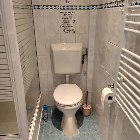 Holy Dove Oda ve Kahvaltı 2*